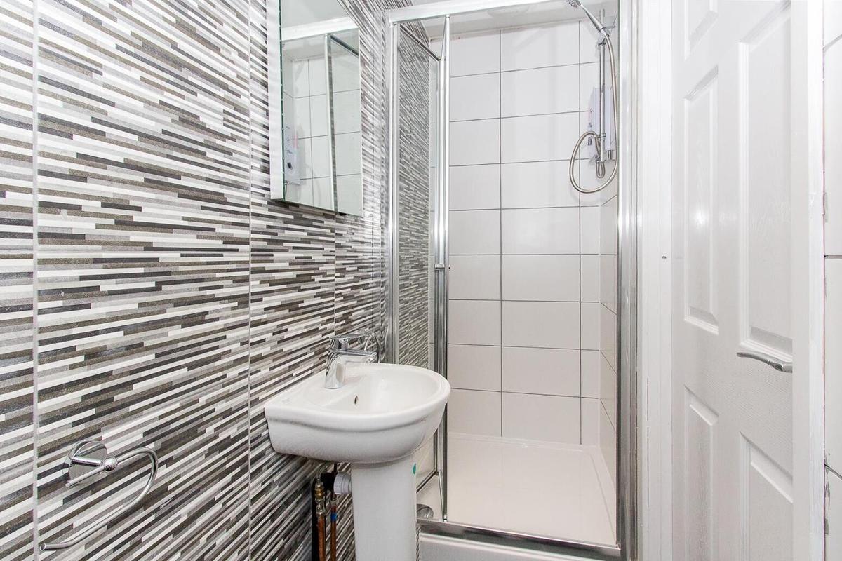 4 bedroom house for rent Heaton Park Road, Newcastle, NE6 5NR UniHomes