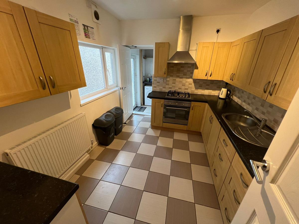 4 bedroom house for rent Baglan Street, Swansea, SA1 8JZ UniHomes