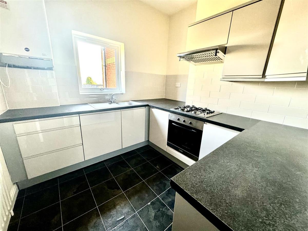 4 bedroom apartment on Glossop Road, Broomhill, Sheffield