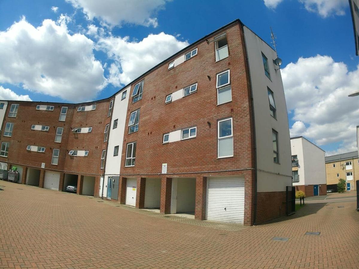 2 bedroom apartment for rent Aviation Avenue, Hertfordshire, AL10 9UD