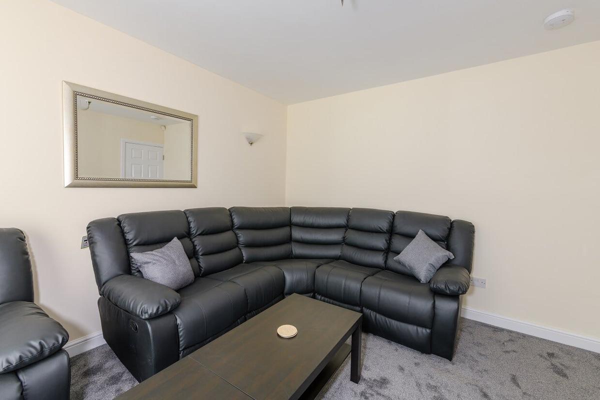 4 bedroom house for rent Colgate Crescent, Manchester, M14 6FN UniHomes