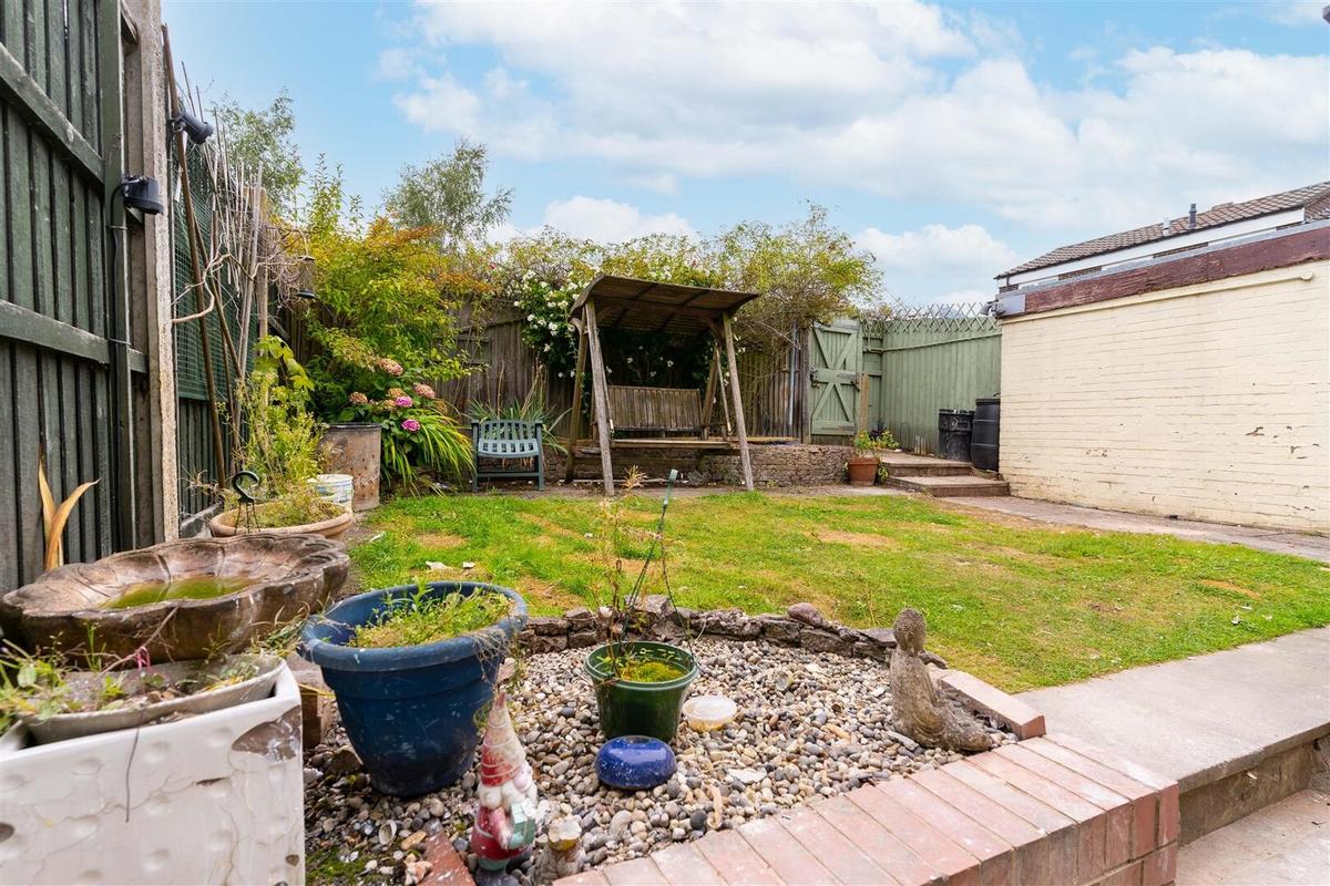 4 bedroom house for rent Underwood Close, Birmingham, B15 2SX UniHomes