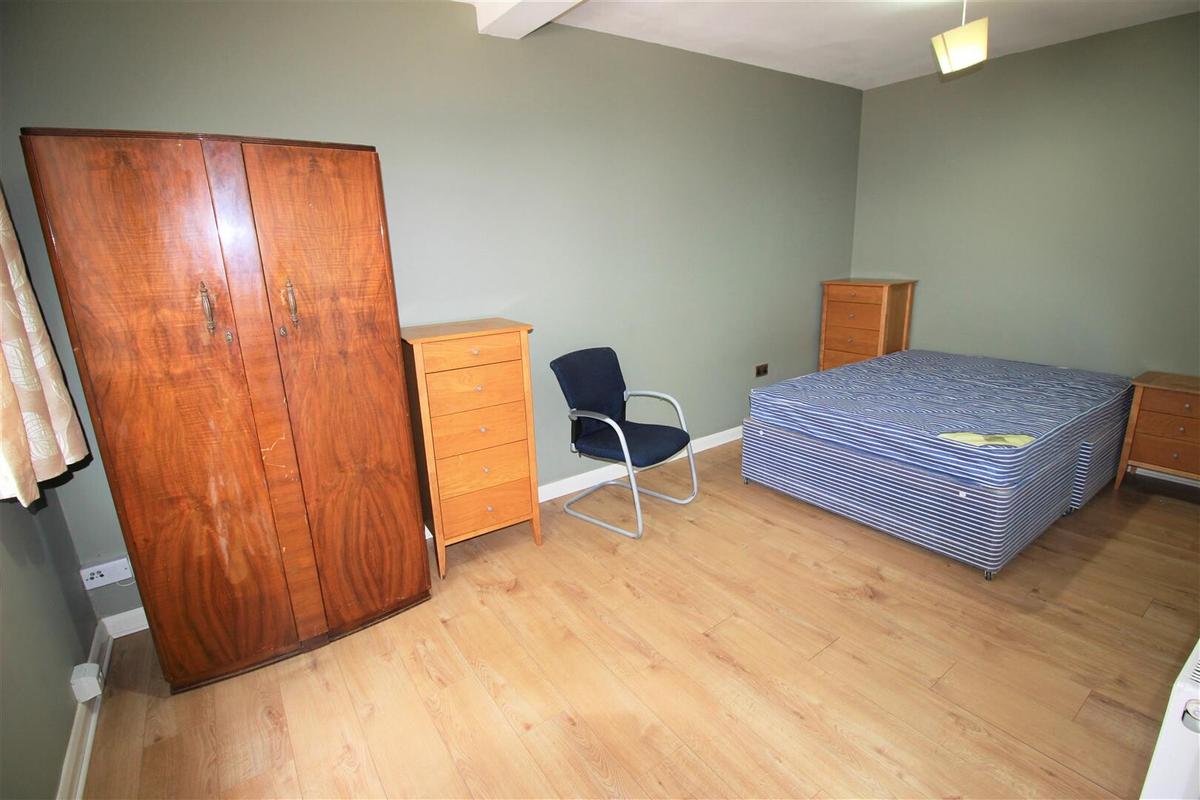 4 bedroom house for rent High Street, London, UB8 2AW UniHomes