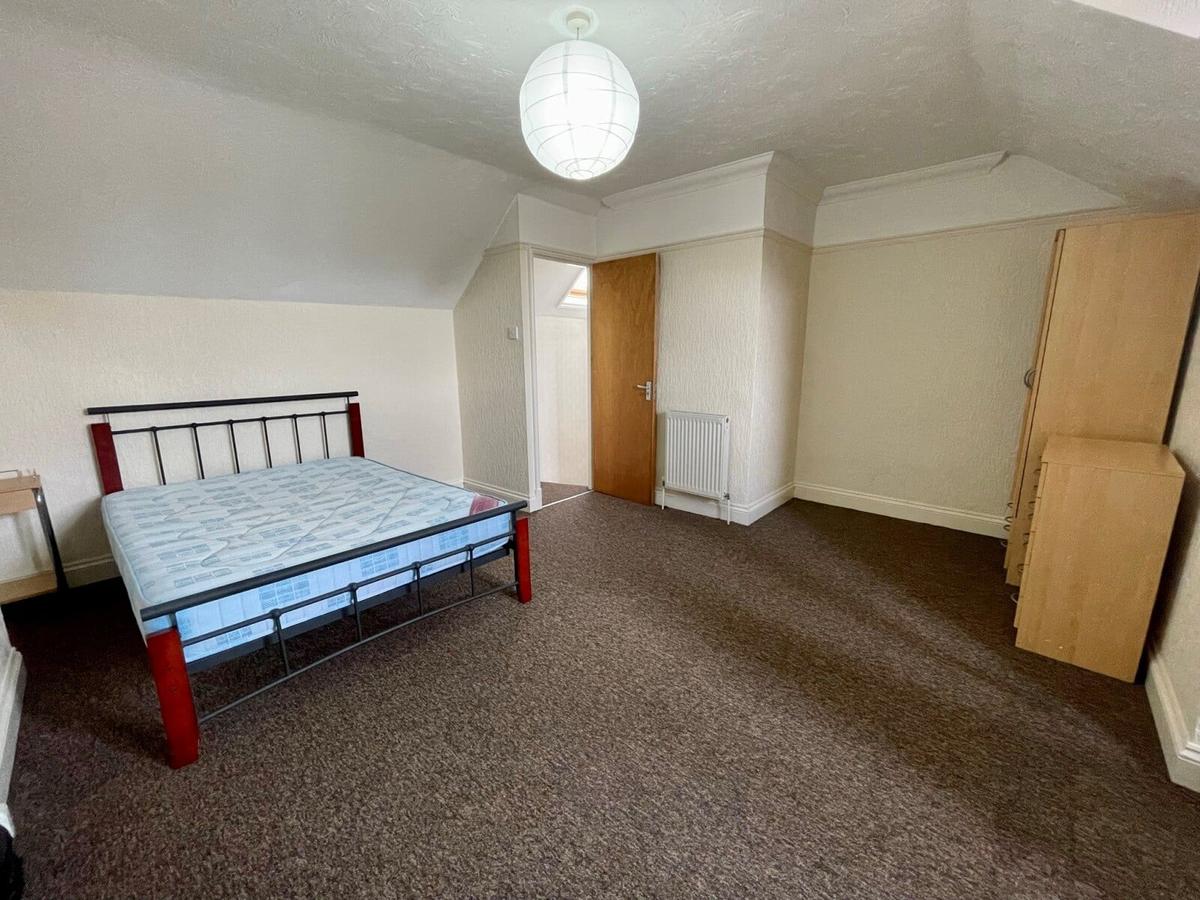 5 bedroom house for rent Knighton Fields Road East, Leicester, LE2 6DP UniHomes