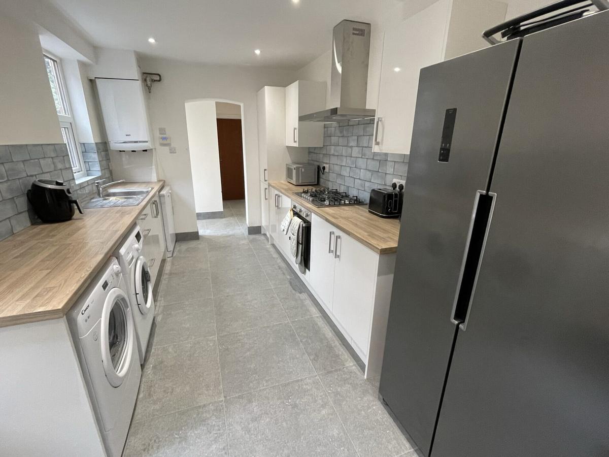 5 bedroom house for rent Knighton Fields Road East, Leicester, LE2 6DP UniHomes