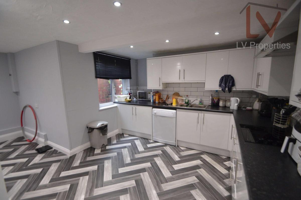 4 bedroom house for rent Headingley Mount, Leeds, LS6 3EW UniHomes