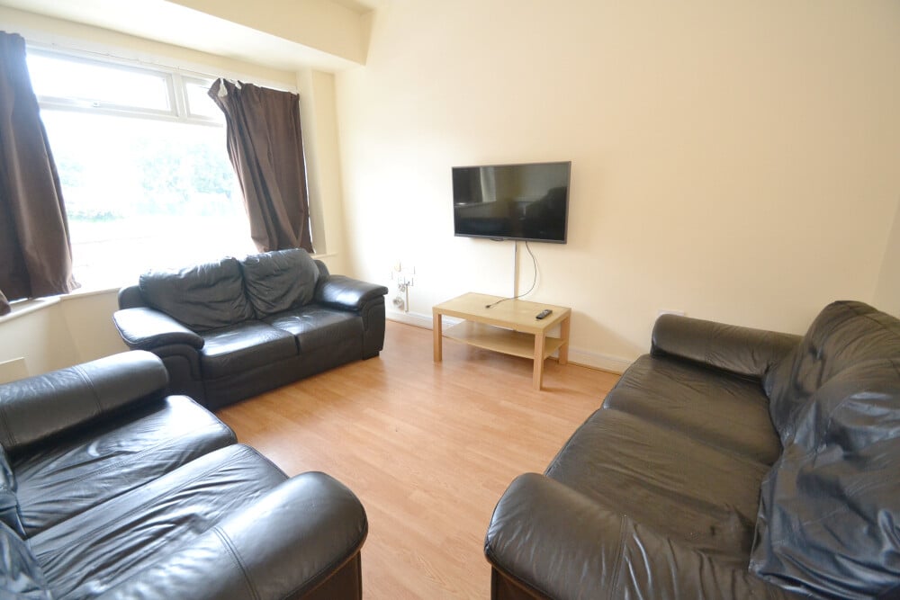7 bedroom house for rent Longford Place Manchester, M14 5QQ UniHomes