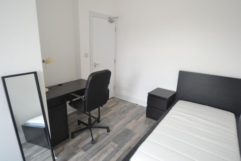 4 bedroom apartment for rent Beaconsfield Street Nottingham, NG7 6FD