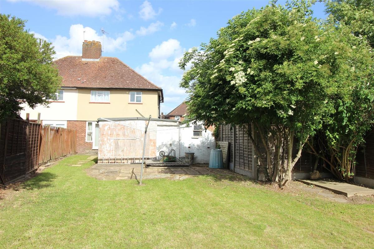 4 bedroom house for rent Appletree Avenue, London, UB8 3PU UniHomes