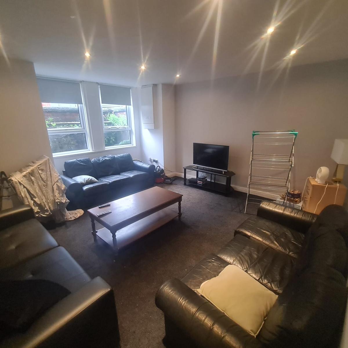 7 bedroom house on Chestnut Avenue, Hyde Park, Leeds