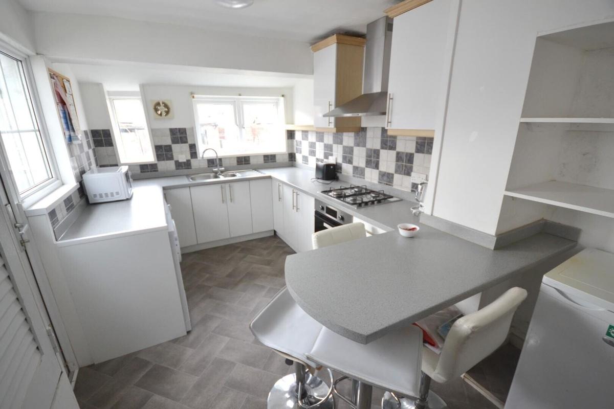 4 bedroom house for rent Pinhoe Road, Exeter, EX4 7HS UniHomes