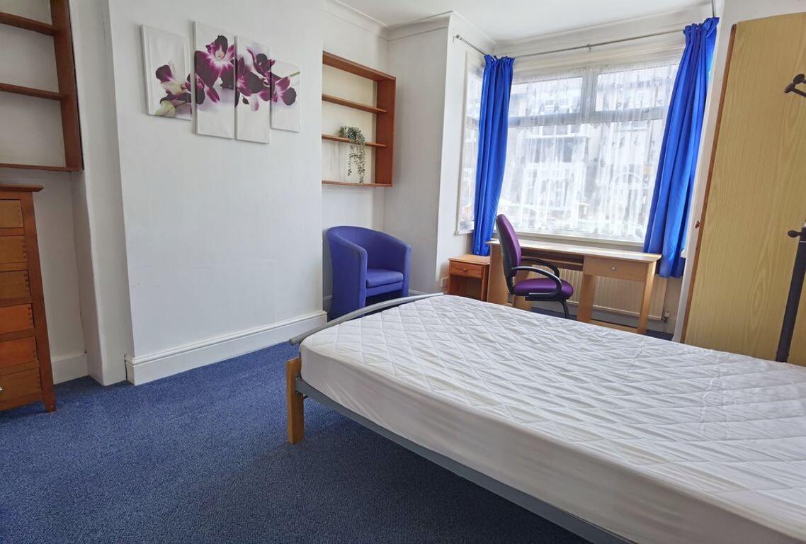 5 bedroom house for rent Fernhurst Road Portsmouth, PO4 8AA UniHomes