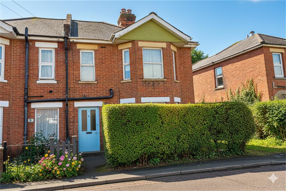 3 bedroom house on Castle Road, Winton, Bournemouth