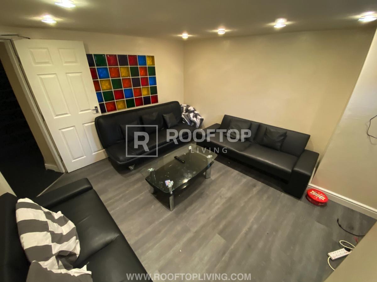 8 bedroom house for rent Mayville Avenue, Leeds, LS6 1NQ UniHomes