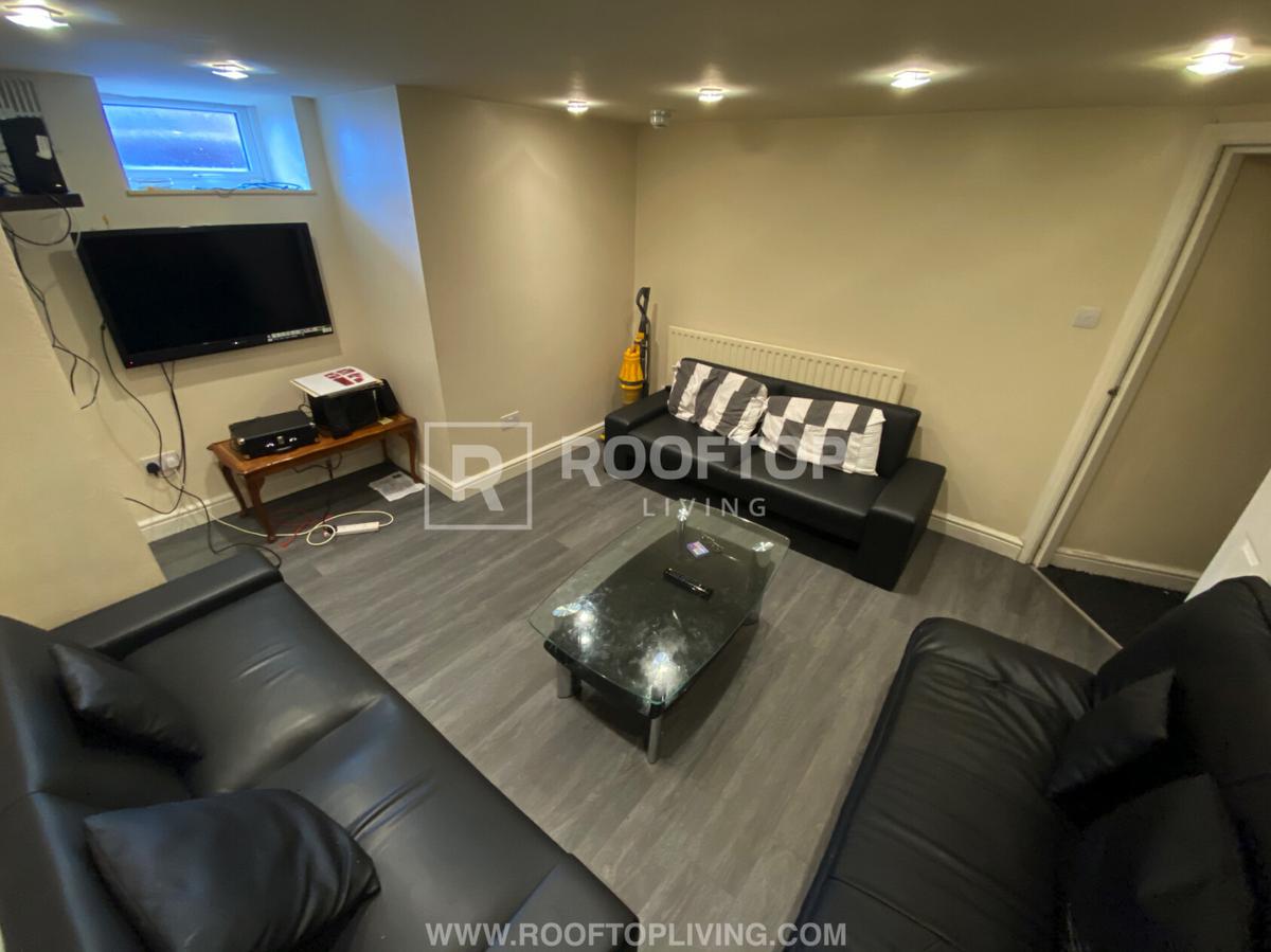 8 bedroom house for rent Mayville Avenue, Leeds, LS6 1NQ UniHomes