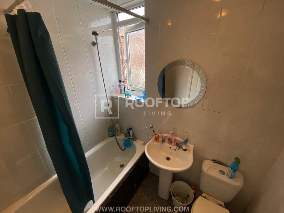 8 bedroom house for rent Mayville Avenue, Leeds, LS6 1NQ UniHomes