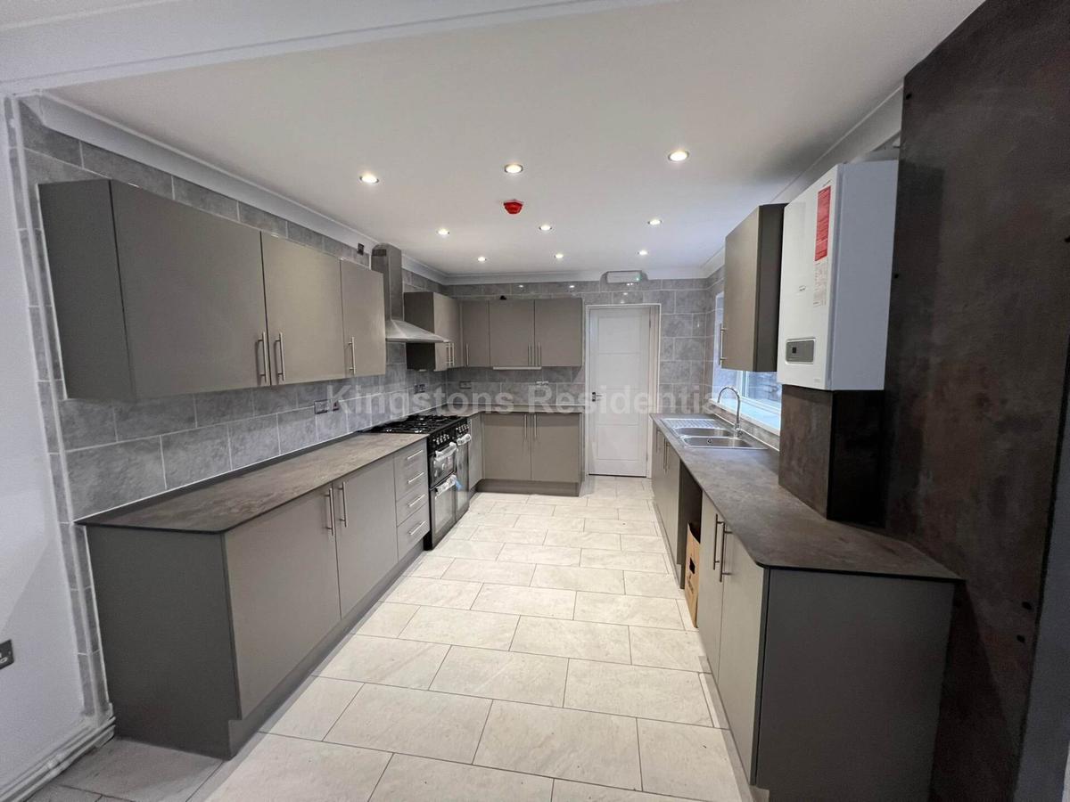 6 bedroom house on Angus Street Roath, Roath, Cardiff