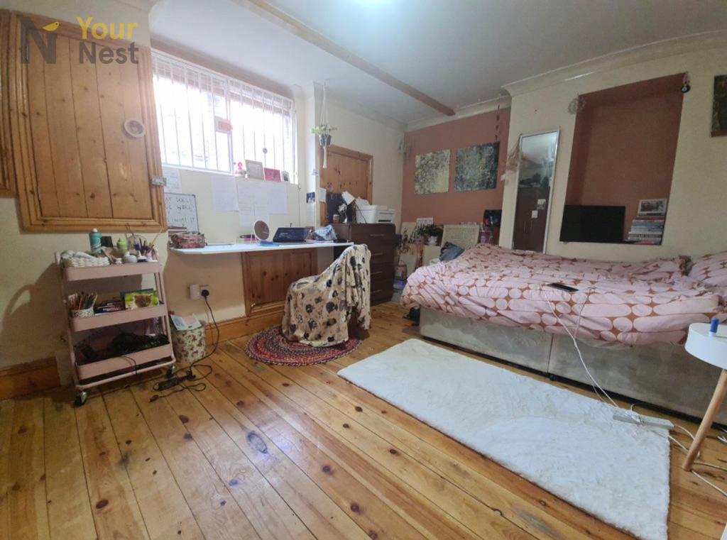 4 bedroom house for rent St John's Avenue, Leeds, LS3 1DY UniHomes