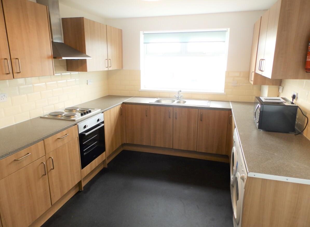 5 bedroom house for rent Trafalgar Place, Swansea, SA2 0BU UniHomes