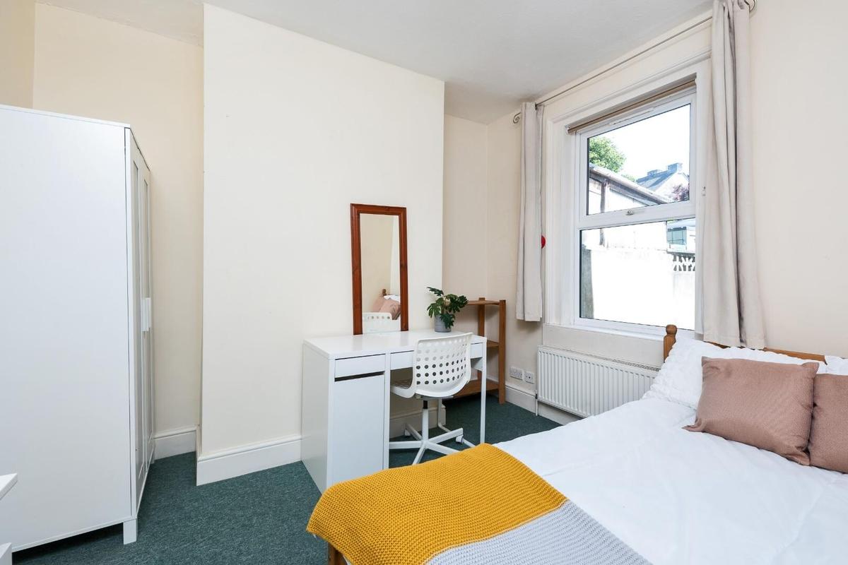 5 bedroom house for rent Canterbury Road, Bath, BA2 3LG UniHomes