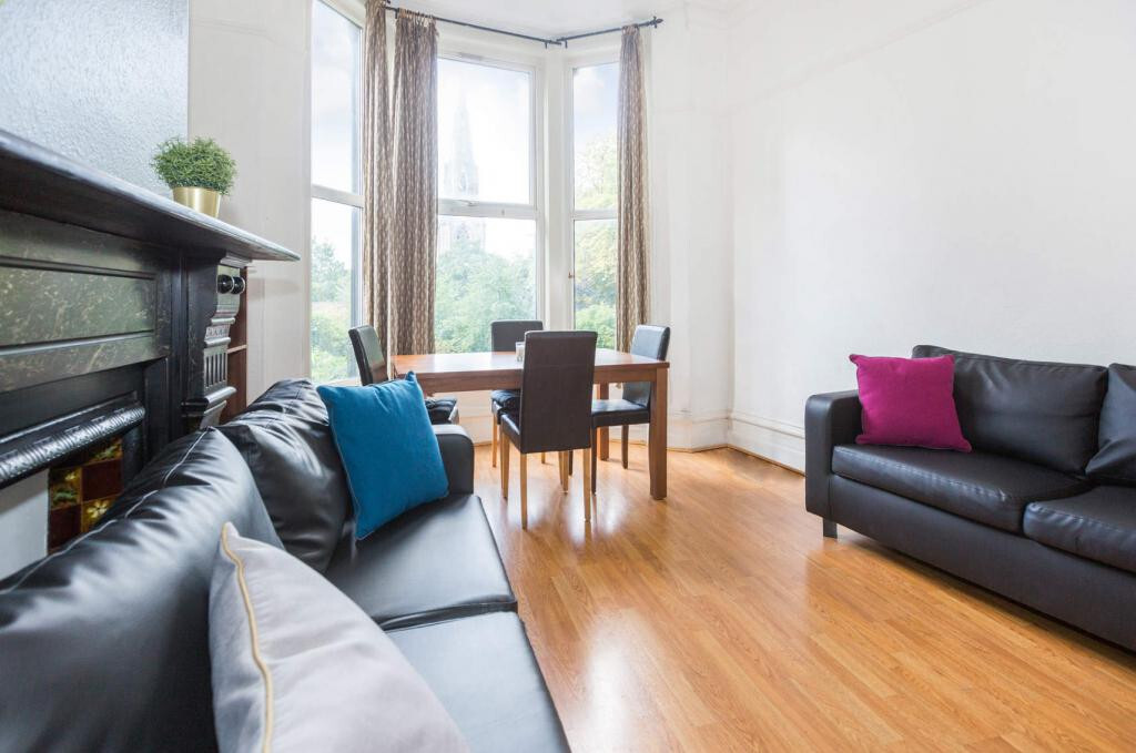 6 bedroom apartment on Burley Road, Burley, Leeds
