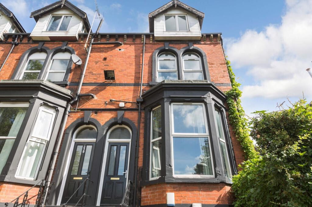 6 bedroom apartment for rent Burley Road, Leeds, LS4 2LA UniHomes