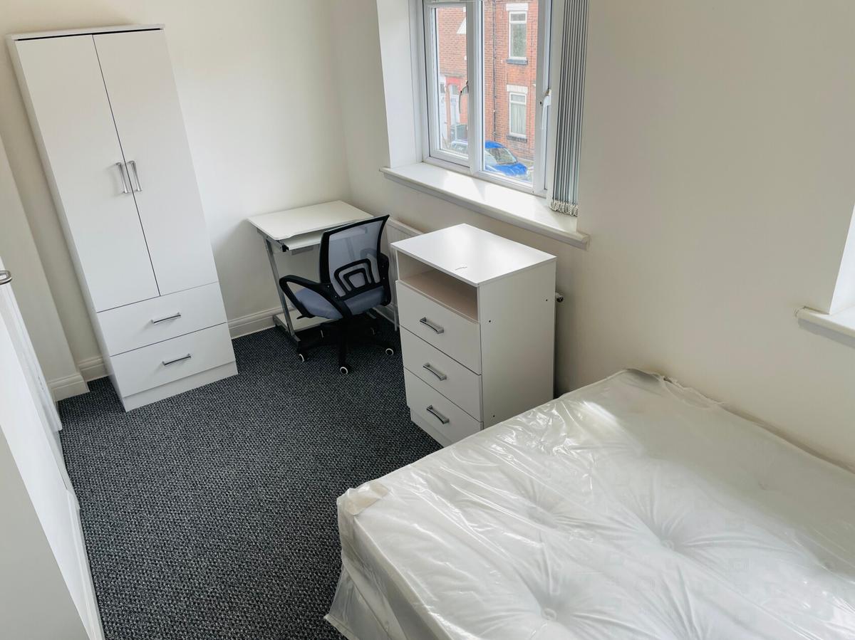 4 bedroom house for rent Haywood Street StokeonTrent, ST4 2RB UniHomes