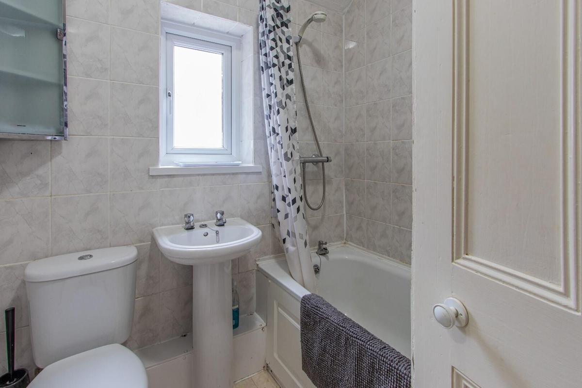 5 bedroom house for rent Angus Street, Cardiff, CF24 3LX UniHomes