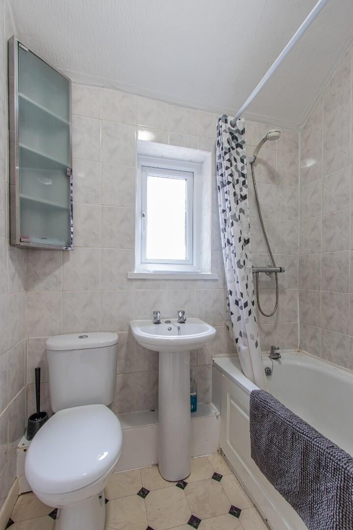 5 bedroom house for rent Angus Street, Cardiff, CF24 3LX UniHomes