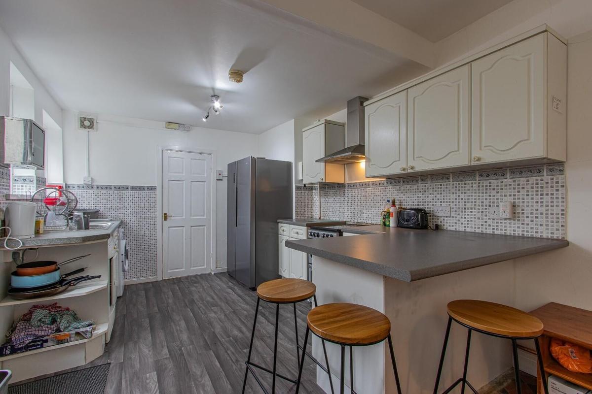 5 bedroom house for rent Angus Street, Cardiff, CF24 3LX UniHomes