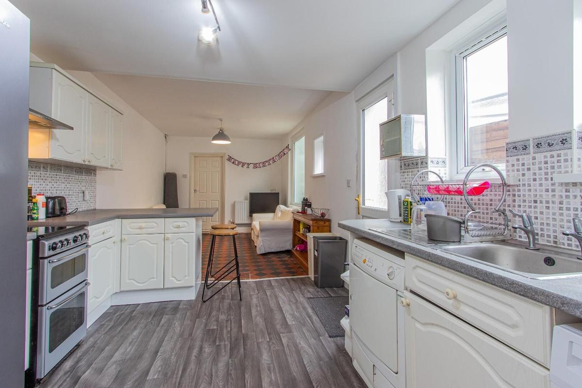 5 bedroom house for rent Angus Street, Cardiff, CF24 3LX UniHomes