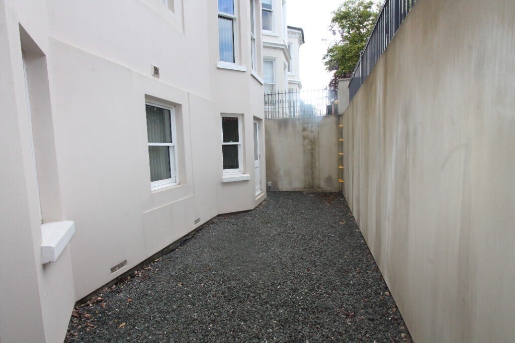 2 bedroom apartment for rent Russell Terrace, Leamington Spa, CV31 1HE