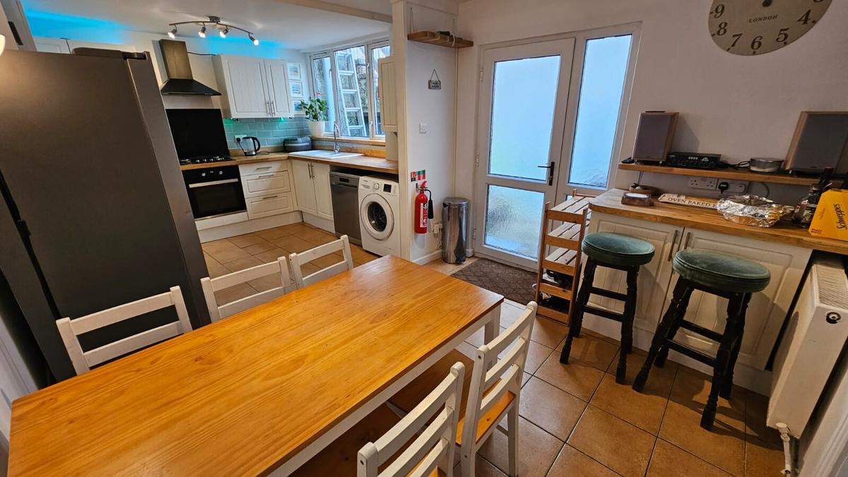 4 bedroom house for rent King Edwards Road, Swansea, SA1 4LU UniHomes