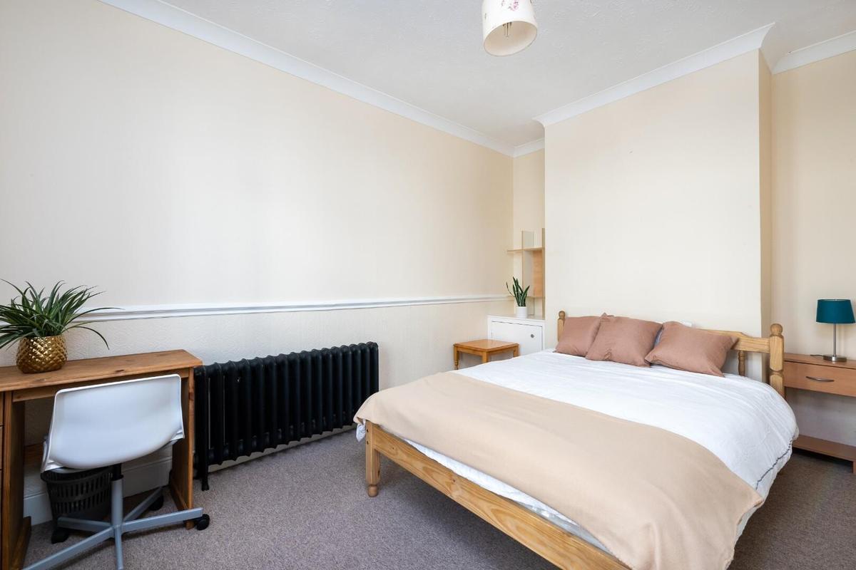 4 bedroom house for rent Lorne Road, Bath, BA2 3BY UniHomes