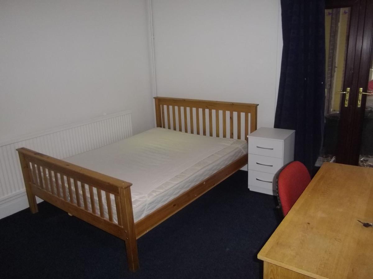 7 bedroom house for rent Bernard Street Swansea, SA2 0HT UniHomes