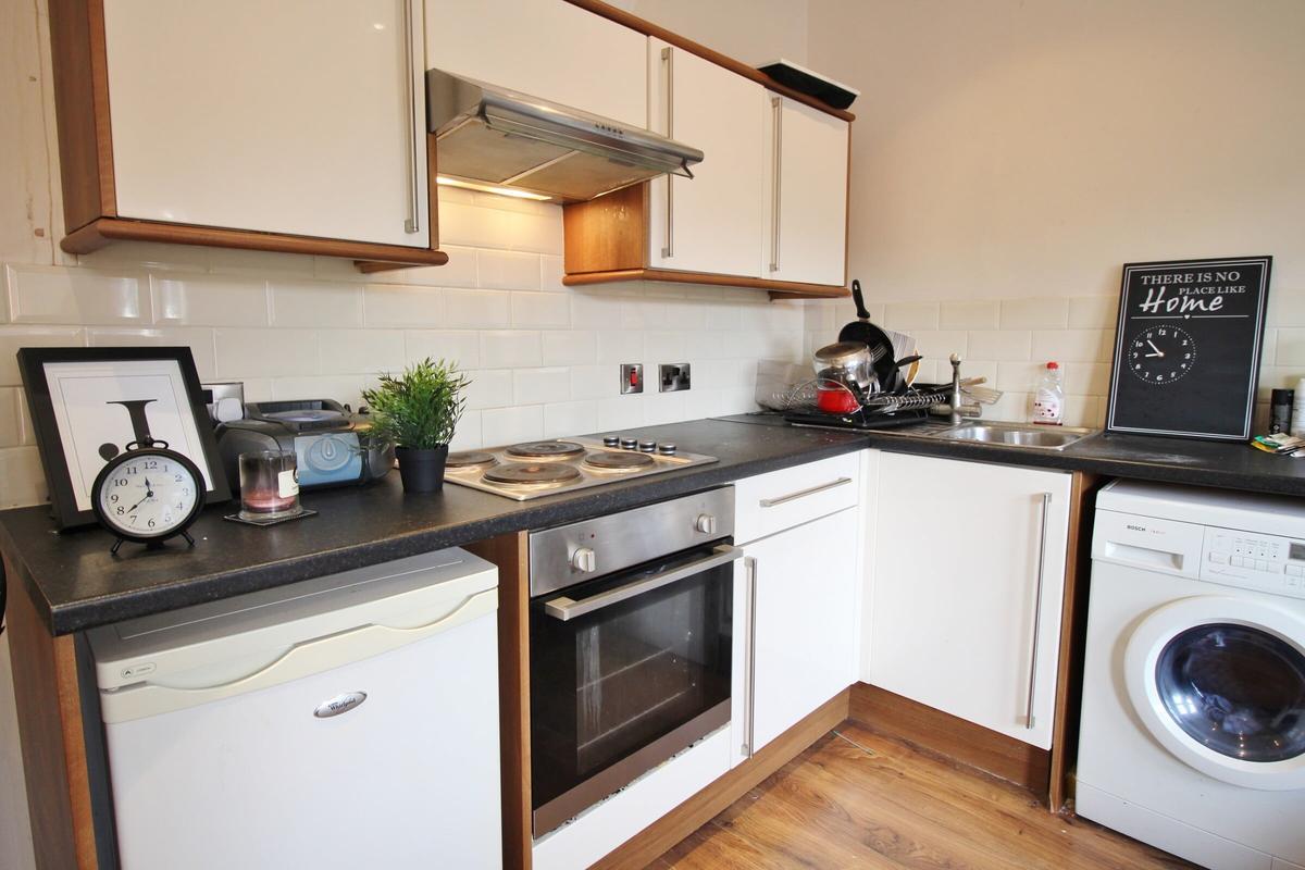 1 bedroom apartment for rent Norwood Terrace Bedsit 4, Leeds, LS6 1EA