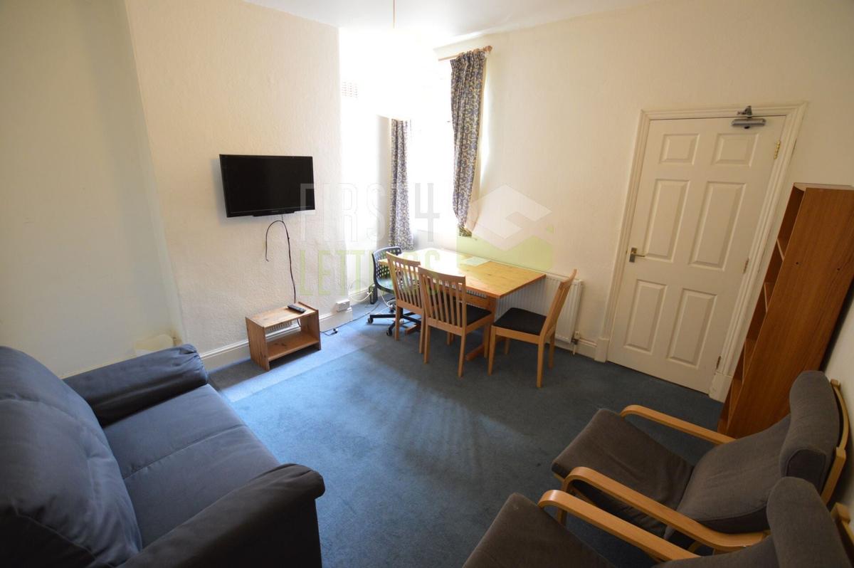 2 bedroom house for rent Evington Parks Road, Leicester, LE2 1PS UniHomes