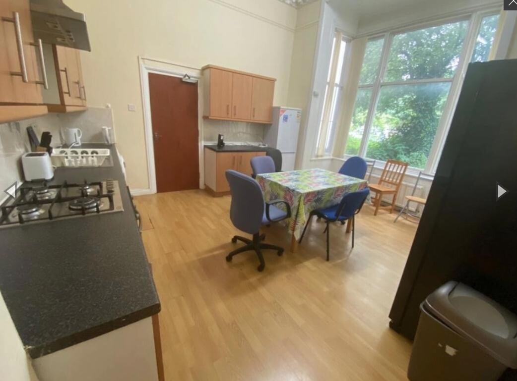 4 bedroom house for rent Blenheim Square, Leeds, LS2 9AR UniHomes