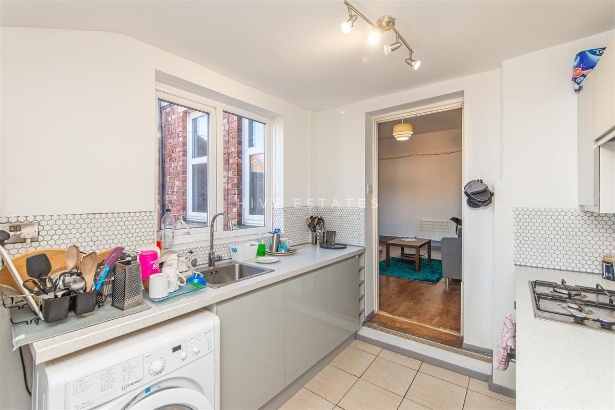 3 bedroom apartment for rent Helmsley Road, Newcastle, NE2 1RE UniHomes