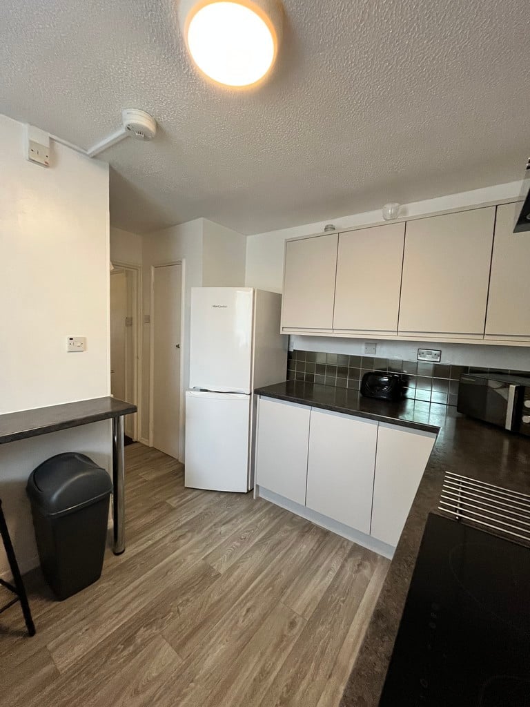 4 bedroom apartment for rent Cornwallis Crescent, Portsmouth, PO1 4DA