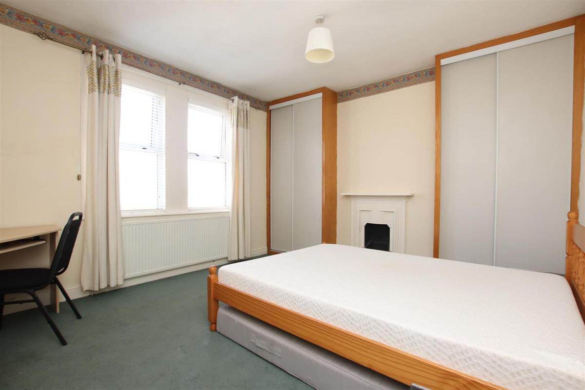 4 bedroom house for rent Coronation Avenue, Bath, BA2 2JT UniHomes