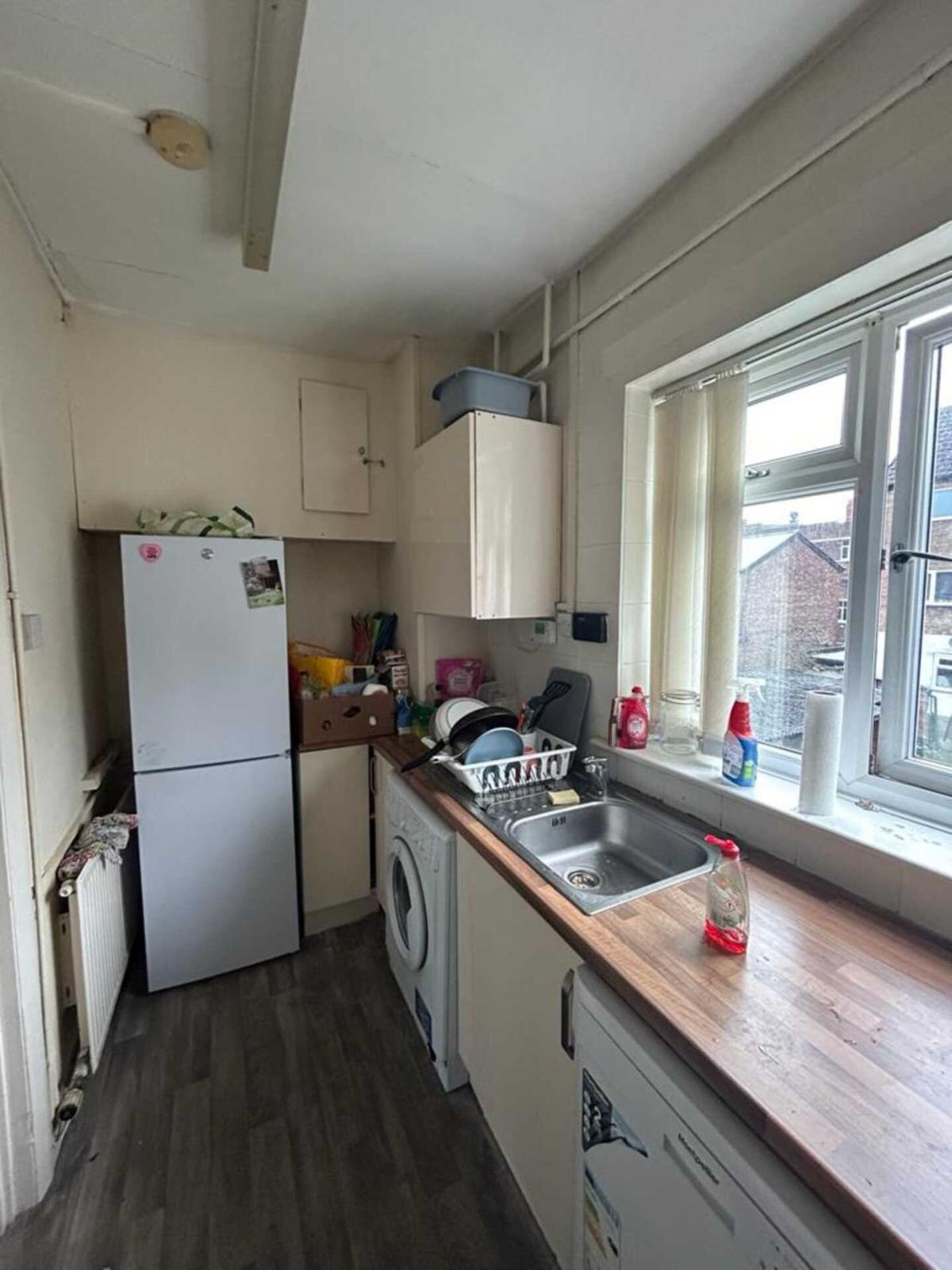 3 bedroom house on Hilltop Court, Fallowfield, Manchester
