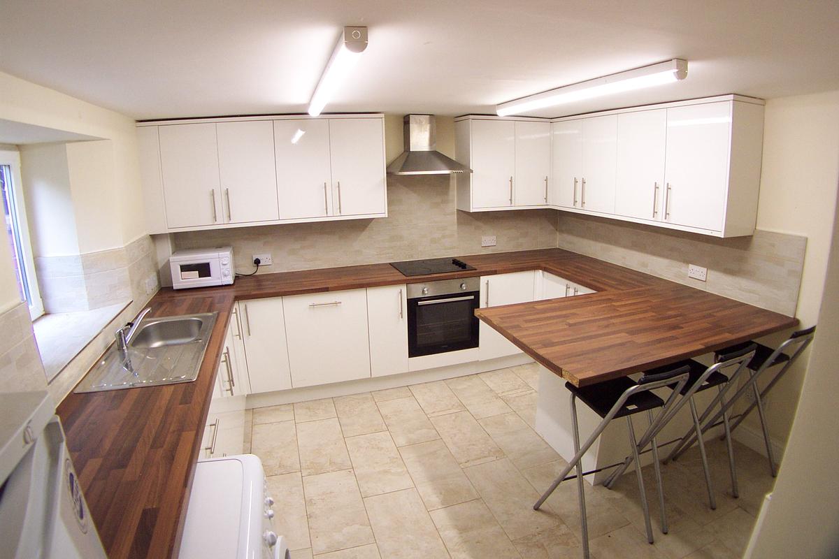 3 bedroom house for rent Cross Chapel Street, Leeds, LS6 3JE UniHomes
