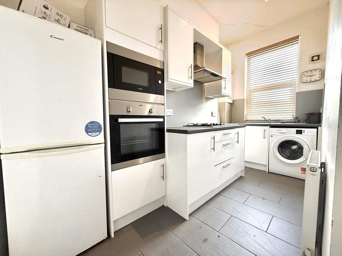 2 bedroom apartment for rent Wellfield Road Cardiff, CF24 3PB | UniHomes