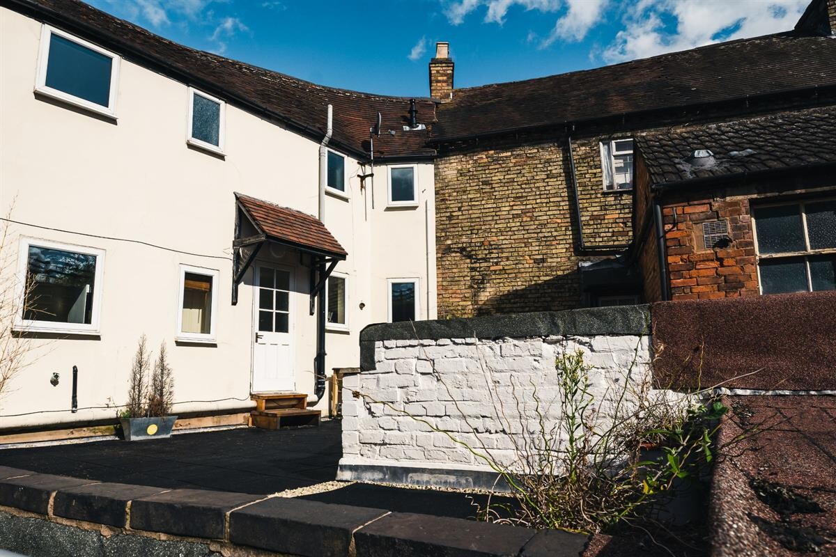 1 bedroom apartment for rent B High Street, Leamington Spa, CV31 1LW UniHomes