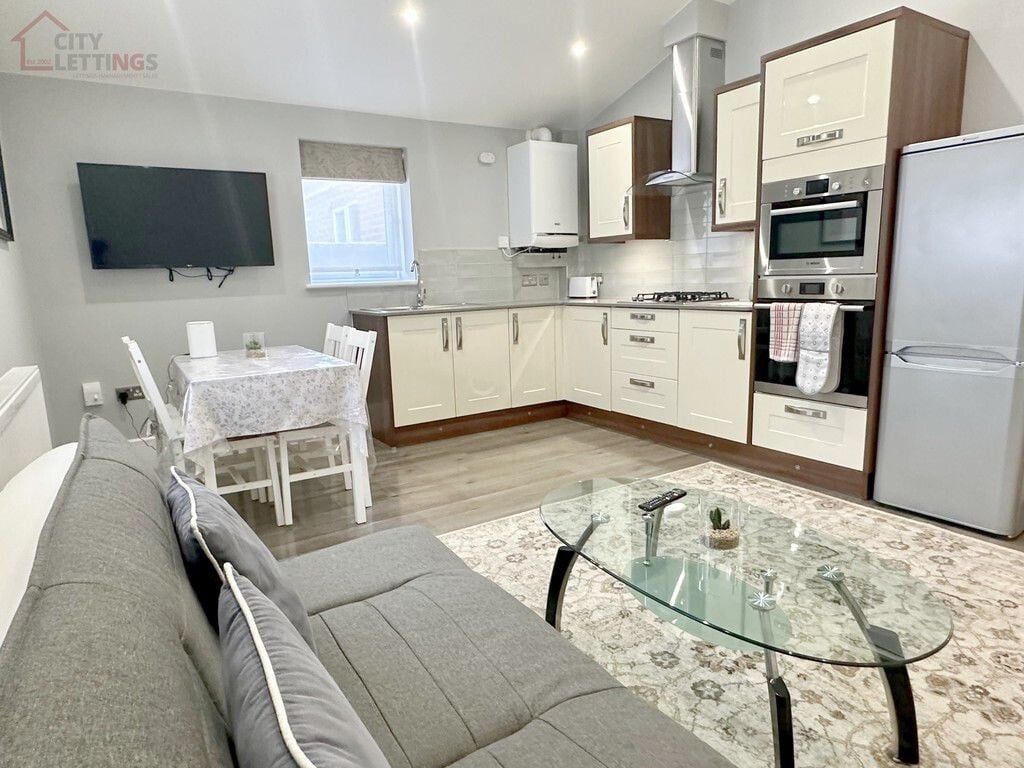 2 bedroom apartment for rent Gedling Grove, Nottingham, NG7 4DU UniHomes