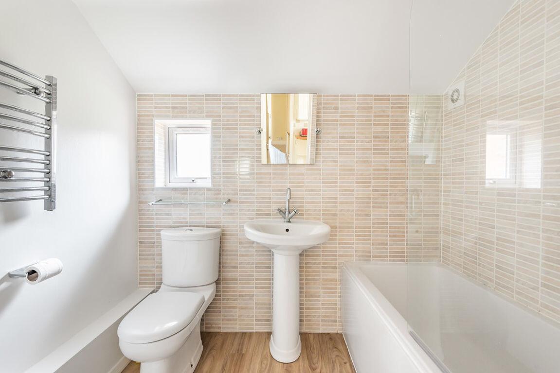 4 bedroom house for rent Worplesdon Road, Surrey, GU2 9RS UniHomes