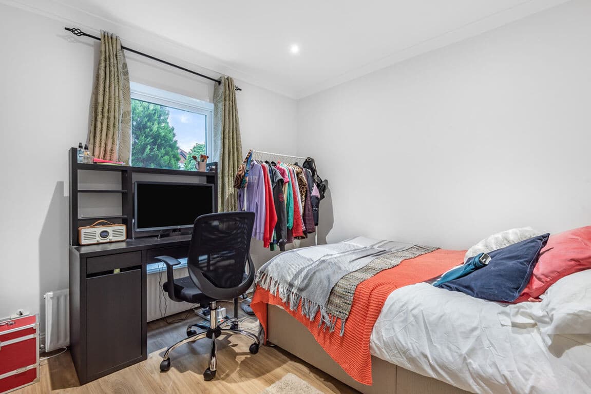 4 bedroom house for rent Worplesdon Road, Surrey, GU2 9RS UniHomes
