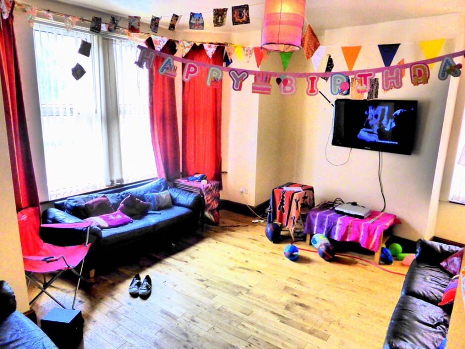 8 bedroom house for rent Hill Top Street, Leeds, LS6 1NW UniHomes