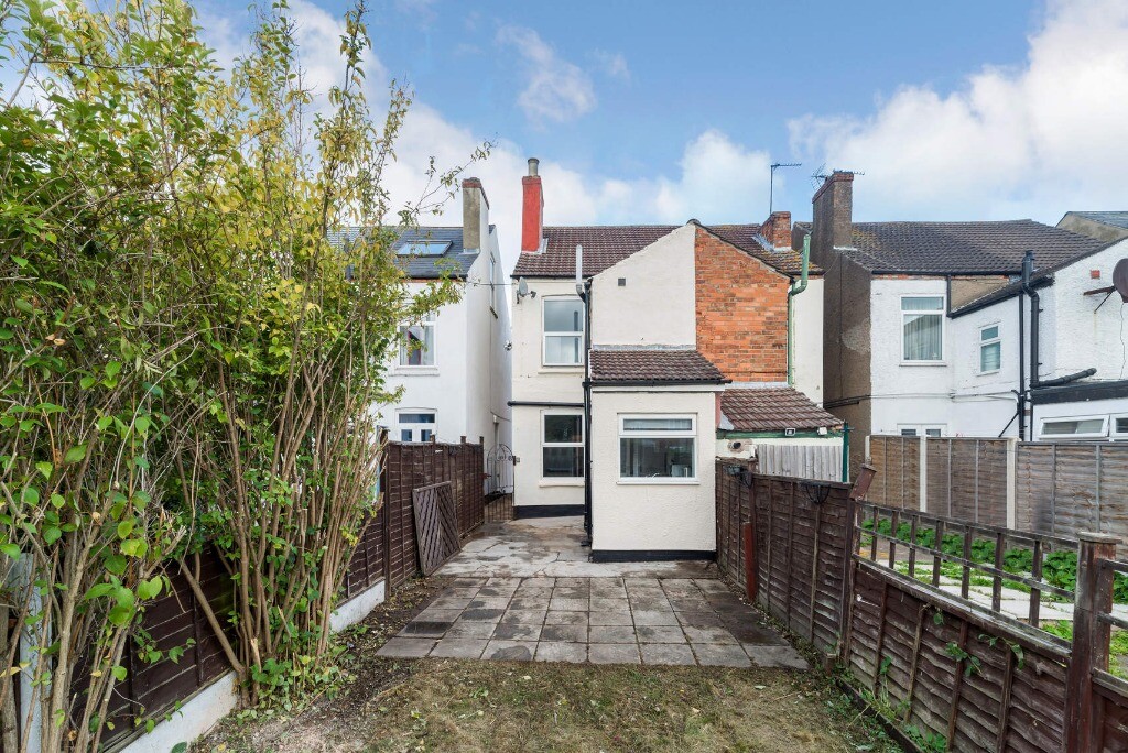 3 bedroom house for rent Lower Regent Street Beeston, Nottingham, NG9 2DD UniHomes